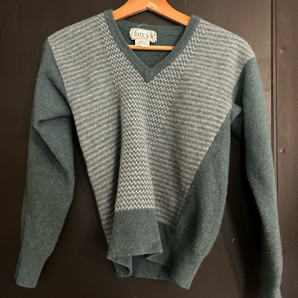 Men's Lambswool Green Sweater - Very shrunken and best for a child (See Measure)